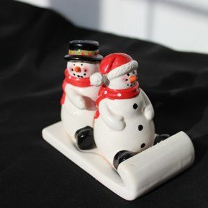 Snowman Snowpeople Salt and Pepper shakers Comes with Box